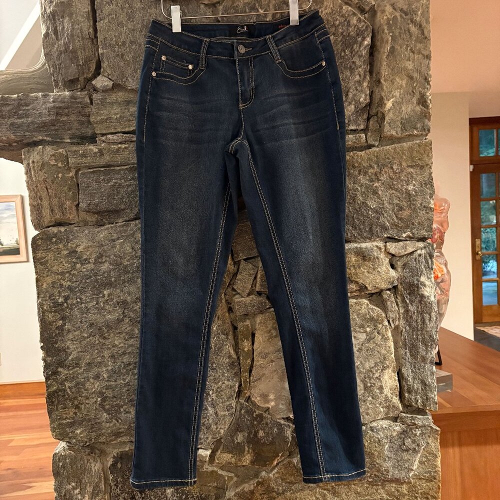 EARL JEANS -SKINNY JEAN; DARK WASH, SIZE 6 - LIKE NEW!